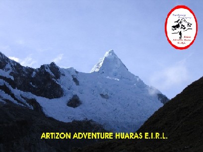 Nevado Alpamayo 5947 m. - Trekking Cordillera Blanca